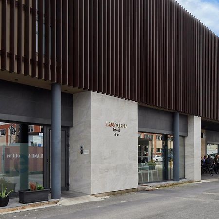 Hotel Landaben Pamplona Bagian luar foto