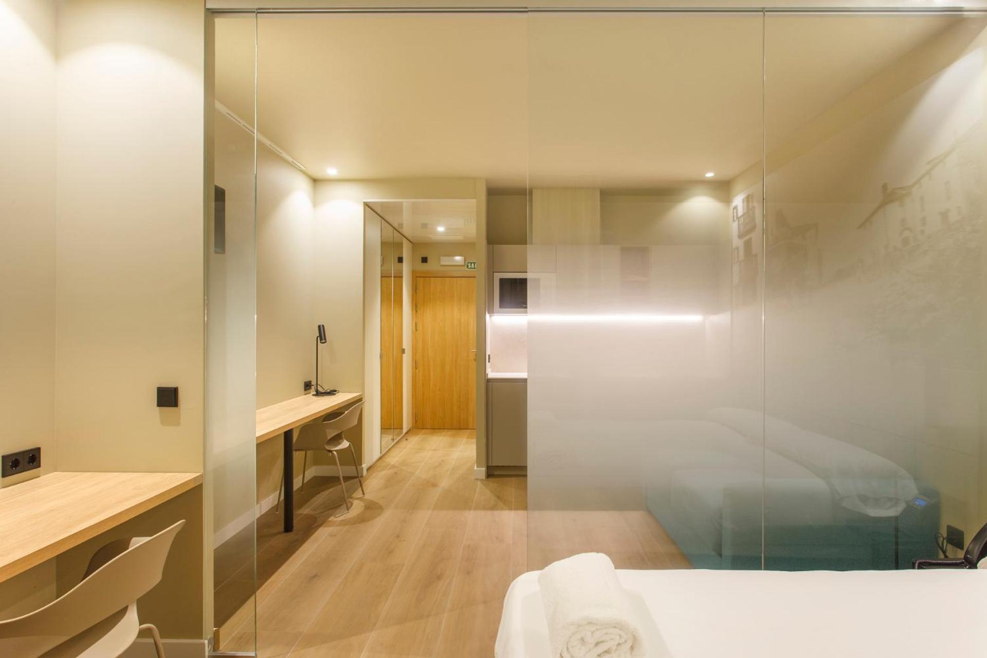 Hotel Landaben Pamplona Bagian luar foto