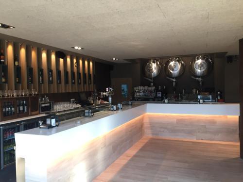 Hotel Landaben Pamplona Bagian luar foto